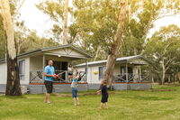 Book Clare Accommodation Vacations Sydneys Hotel Sydneys Hotel