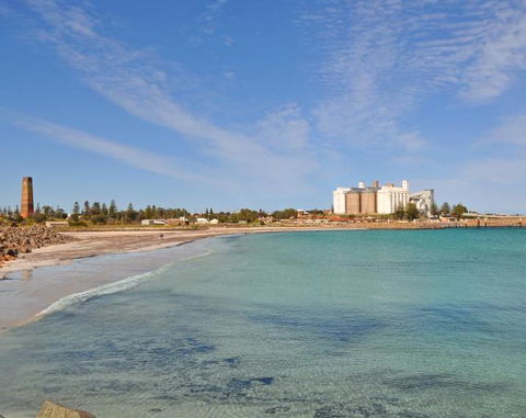 Wallaroo Marina Waterfront Luxe Apartment - Sydneys Hotel 3