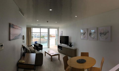 Wallaroo Marina Waterfront Luxe Apartment - Sydneys Hotel 1
