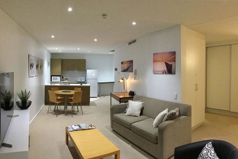 Wallaroo Marina Waterfront Luxe Apartment - Sydneys Hotel 2