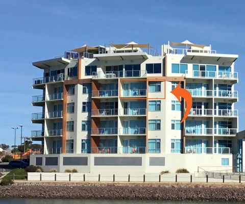 Wallaroo Marina Waterfront Luxe Apartment - Sydneys Hotel 0