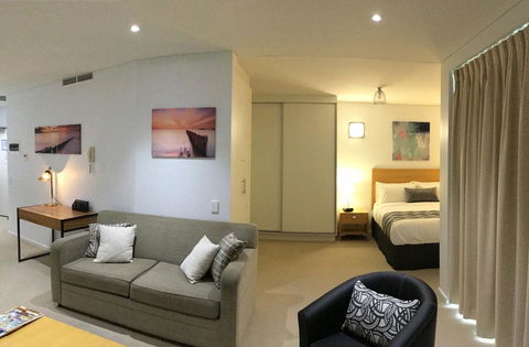 Wallaroo Marina Waterfront Luxe Apartment - Sydneys Hotel 8