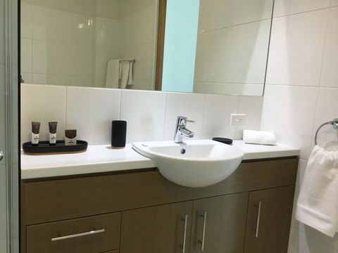 Wallaroo Marina Waterfront Luxe Apartment - Sydneys Hotel 18