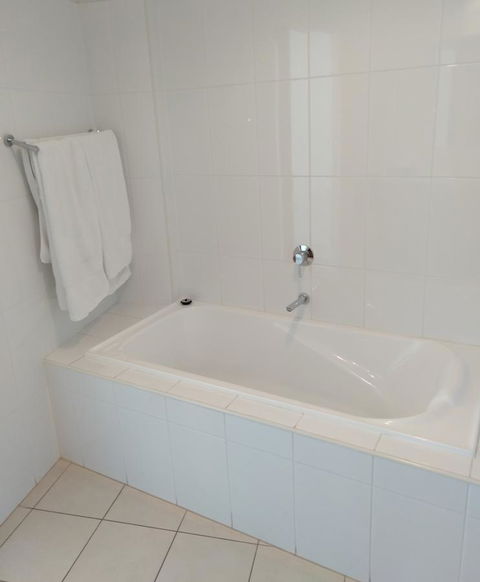 Wallaroo Marina Executive Apartments - Sydneys Hotel 10