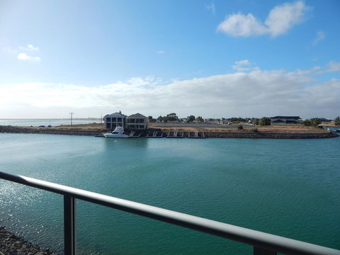 Wallaroo Marina Executive Apartments - Sydneys Hotel 18