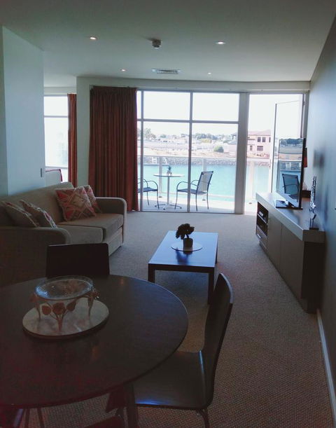 Wallaroo Marina Executive Apartments - Sydneys Hotel 5