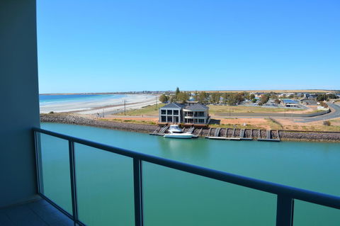Wallaroo Marina Luxury Apartment - Sydneys Hotel 6