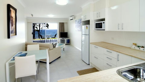 Mollymook Beach Waterfront - Sydneys Hotel 8