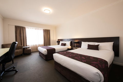 Hotel Grand Chancellor Adelaide - Sydneys Hotel 2