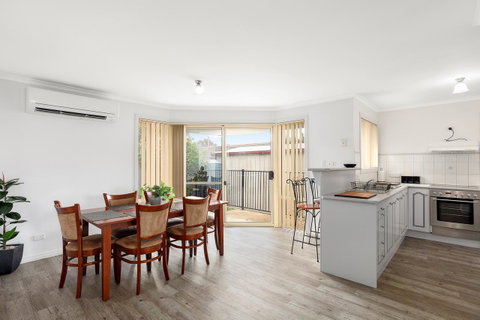 Maggie\'s Place - Sydneys Hotel 9