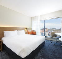 Holiday Inn Express Adelaide City Centre - Sydneys Hotel