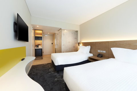 Holiday Inn Express Adelaide City Centre, An IHG Hotel - Sydneys Hotel 5