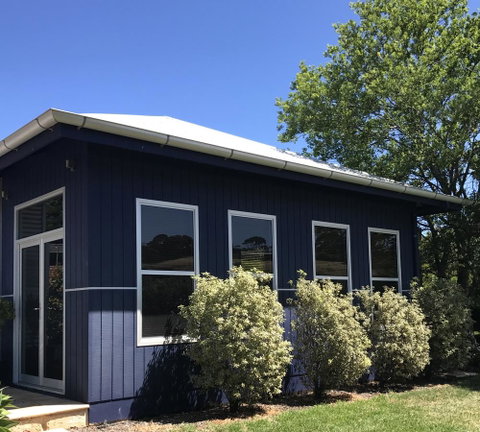 S T U D I O 22 Peaceful Retreat With Garden Views - Sydneys Hotel 15