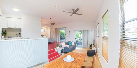 S T U D I O 22 Peaceful Retreat With Garden Views - Sydneys Hotel 1