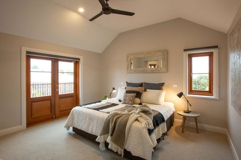 Lucy's Cottage - Sydneys Hotel 3
