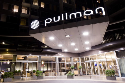 Pullman Adelaide - Sydneys Hotel 0