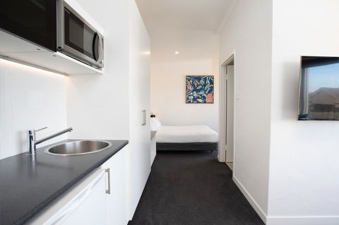 Bay 10 - Suites And Apartments - Sydneys Hotel 1