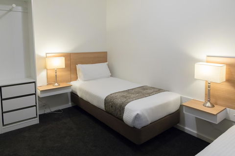 Bay 10 - Suites And Apartments - Sydneys Hotel 24