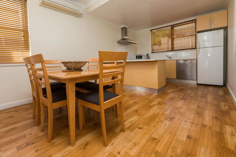Bay 10 - Suites And Apartments - Sydneys Hotel 32