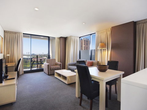 Oaks Adelaide Horizons Suites - Sydneys Hotel 13
