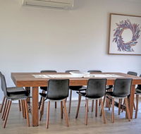 Emu Bay Holiday Homes - Sydneys Hotel