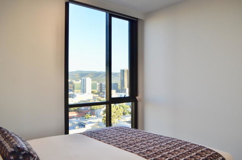 Whitmore SQ - Sydneys Hotel 9