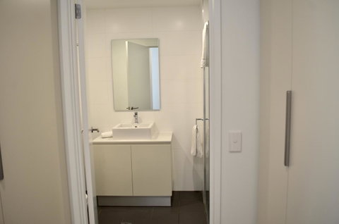 Whitmore SQ - Sydneys Hotel 13