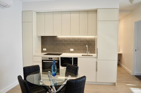Whitmore SQ - Sydneys Hotel 4
