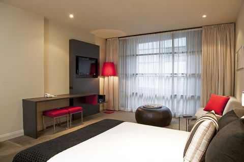 Mantra Hindmarsh Square - Sydneys Hotel 1