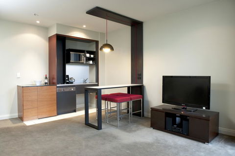 Mantra Hindmarsh Square - Sydneys Hotel 15