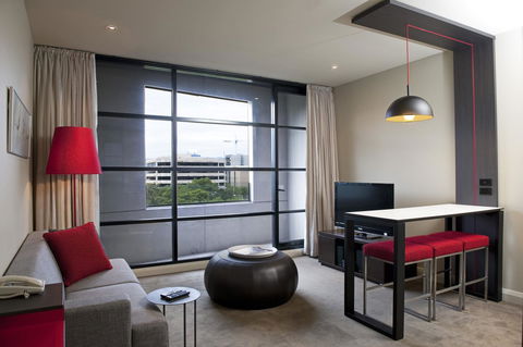 Mantra Hindmarsh Square - Sydneys Hotel 13