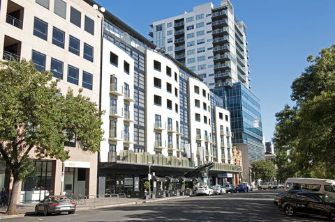 Mantra Hindmarsh Square - Sydneys Hotel 5