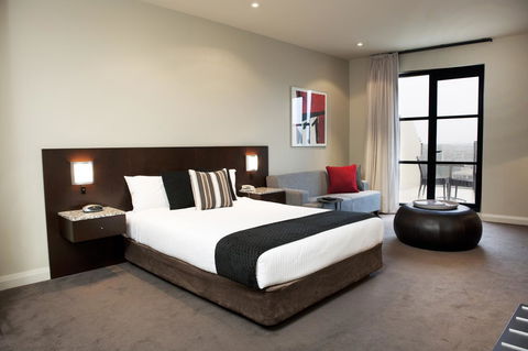 Mantra Hindmarsh Square - Sydneys Hotel 12