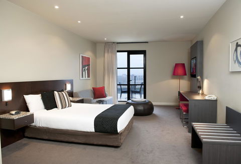 Mantra Hindmarsh Square - Sydneys Hotel 11