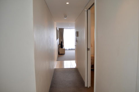 APTonNorthTCE - Sydneys Hotel 7