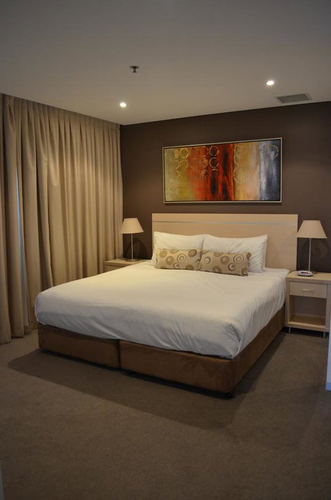 APTonNorthTCE - Sydneys Hotel 1
