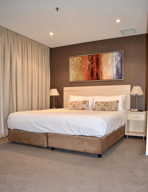 APTonNorthTCE - Sydneys Hotel 12