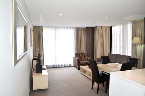 APTonNorthTCE - Sydneys Hotel 0