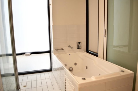 APTonNorthTCE - Sydneys Hotel 15