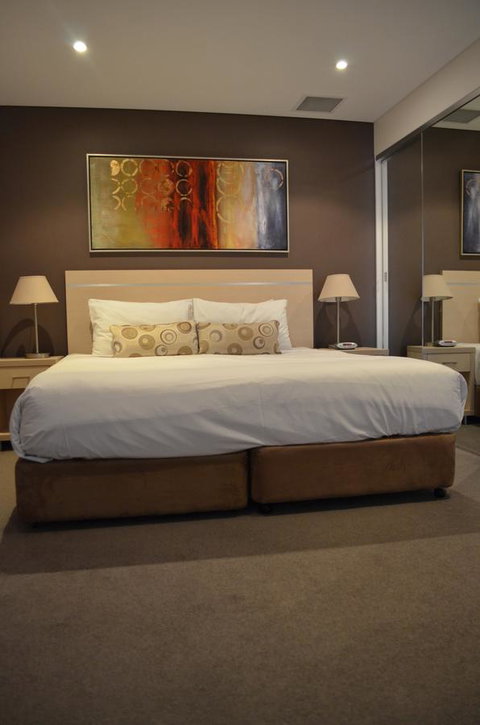 APTonNorthTCE - Sydneys Hotel 2