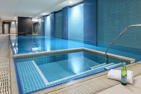 Oaks Glenelg Plaza Pier Suites - Sydneys Hotel 10