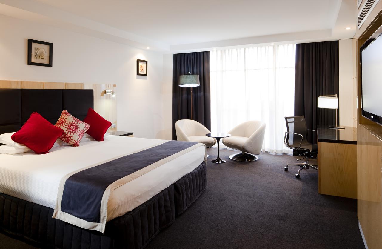 Adelaide SA Sydneys Hotel