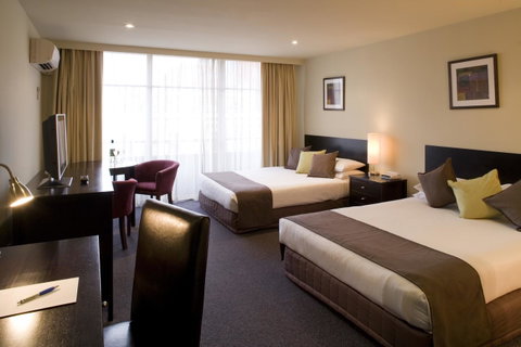 Adelaide Rockford - Sydneys Hotel 11