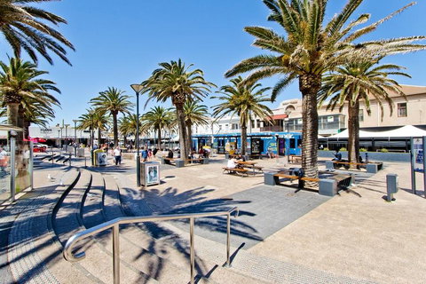 Glenelg Oasis Studios - Sydneys Hotel 14