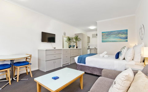Glenelg Oasis Studios - Sydneys Hotel 1