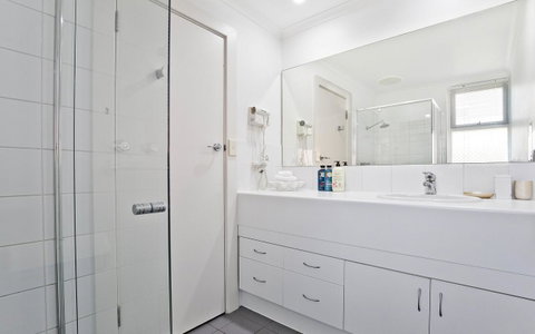 Glenelg Oasis Studios - Sydneys Hotel 12