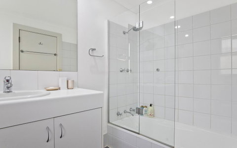 Glenelg Oasis Studios - Sydneys Hotel 11