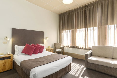 Adelaide Paringa - Sydneys Hotel 2