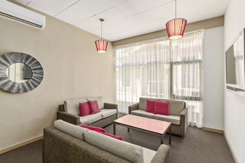 Adelaide Paringa - Sydneys Hotel 17