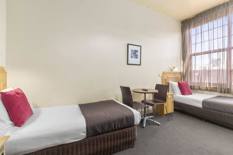 Adelaide Paringa - Sydneys Hotel 12